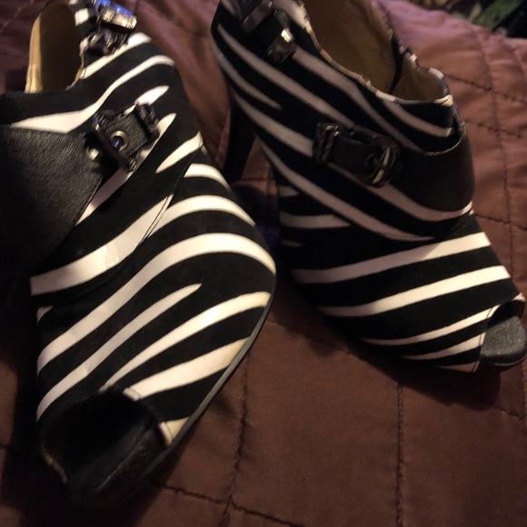 Shoes - Picture 2 of 3